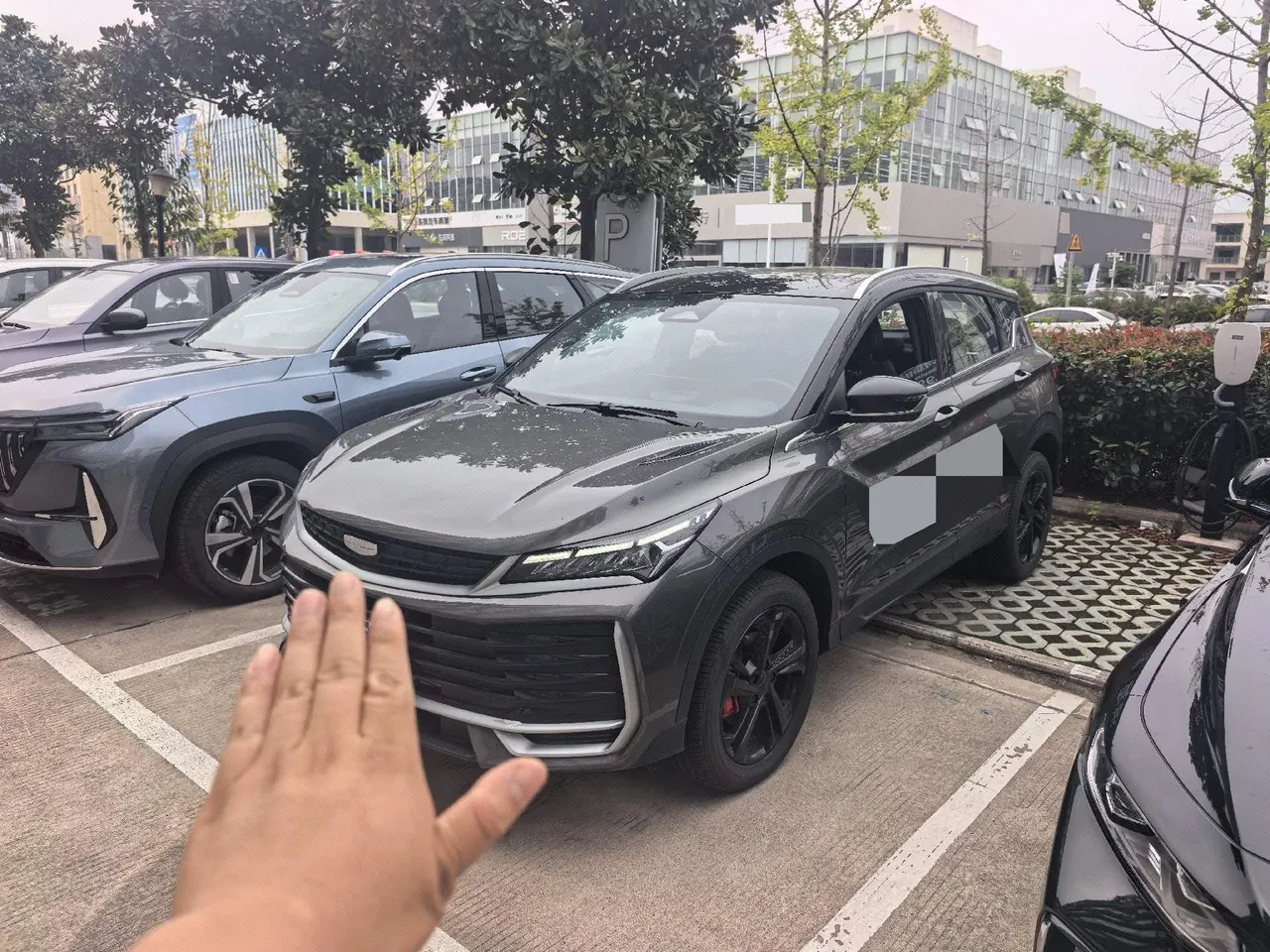 Открыть галерею: Geely 2025 Binyue L 1.5TD Xingyao Automatic Gear