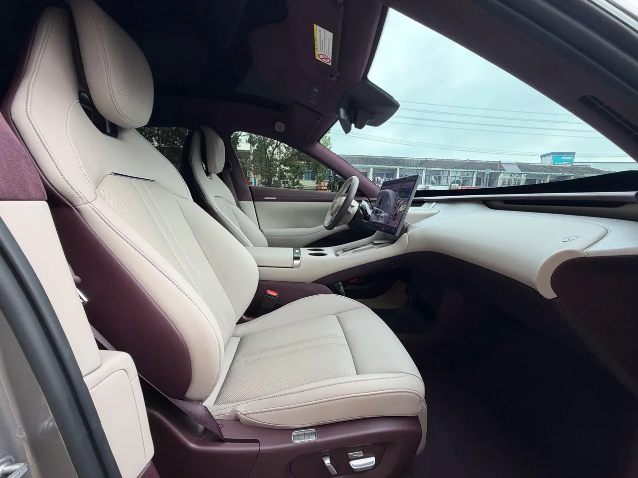 MI 2025 YU7 Long Endurance High Performance Four-wheel Drive Max Edition Automatic Gear 12