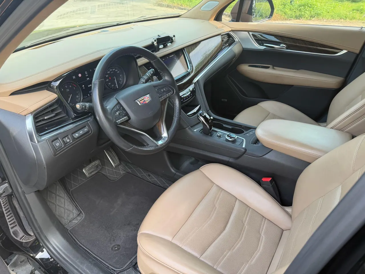 Cadillac 2020 XT6 2.0T 28T 6-seat four-wheel drive platinum sports version (modified) automatic gear 4