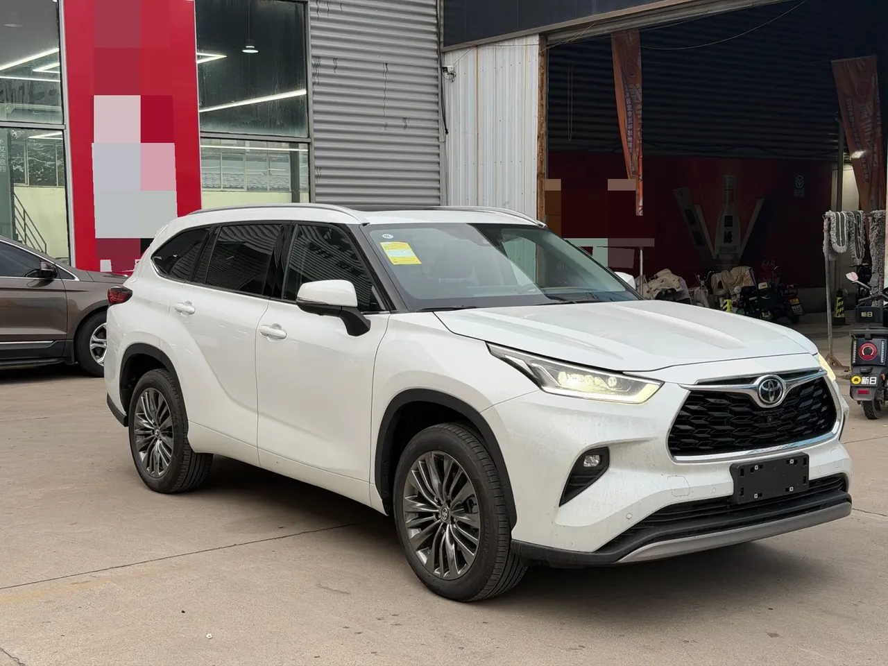 Toyota 2026 Highlander Dual Engine 2.5 Stepless Intelligent Electric Hybrid Four-wheel Drive Premium Edition 7-seat Automatic Transmission 3