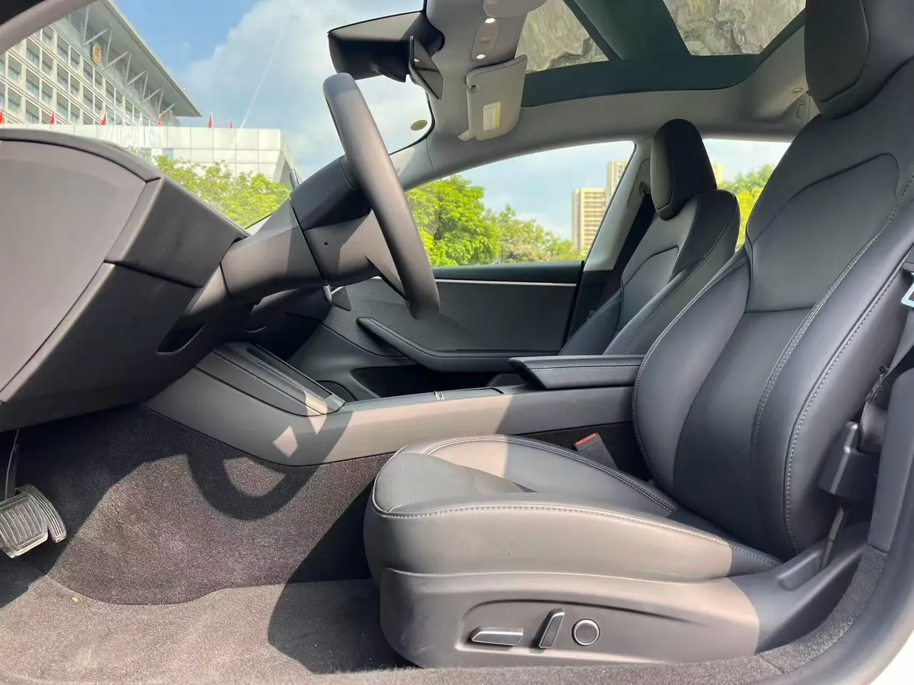 Tesla 2023 Model 3 Rejuvenation Edition Rear Wheel Drive Automatic Transmission 11