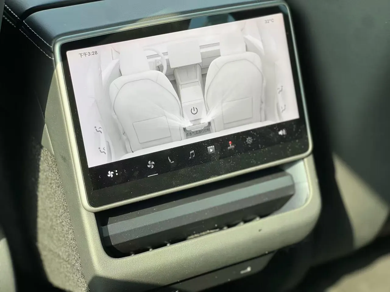 Tesla 2023 Model 3 Rejuvenation Edition Rear Wheel Drive Automatic Transmission 17