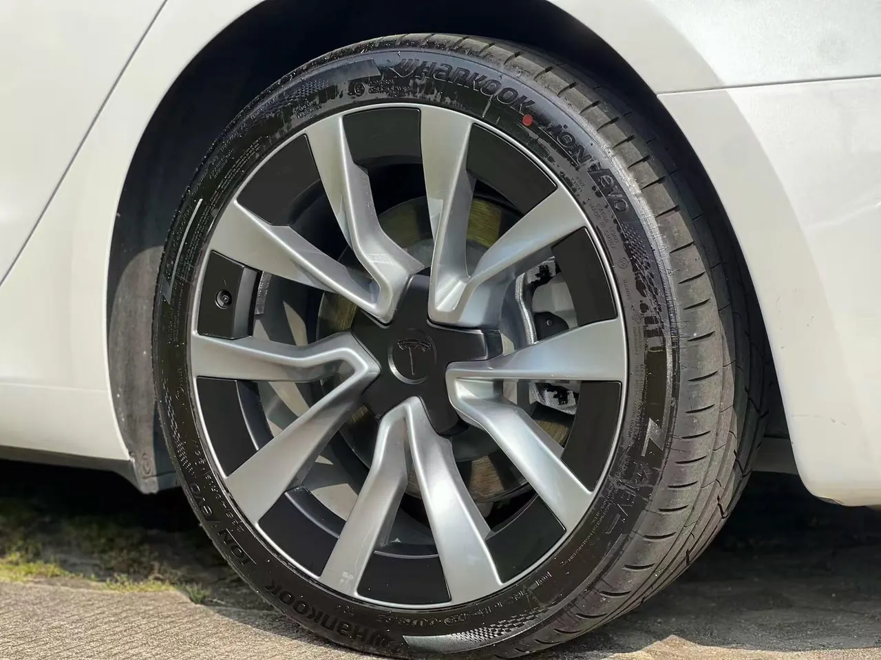 Tesla 2023 Model 3 Rejuvenation Edition Rear Wheel Drive Automatic Transmission 6
