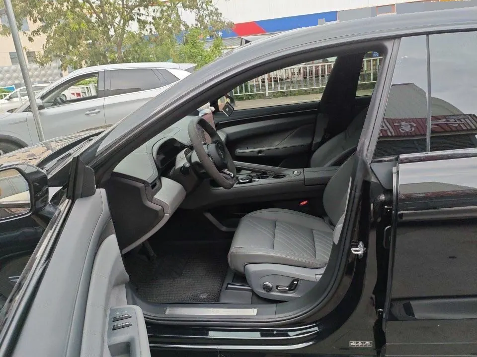 Zeekr 2024 Zeekr 001 YOU version 100kWh four-wheel drive automatic gear 3