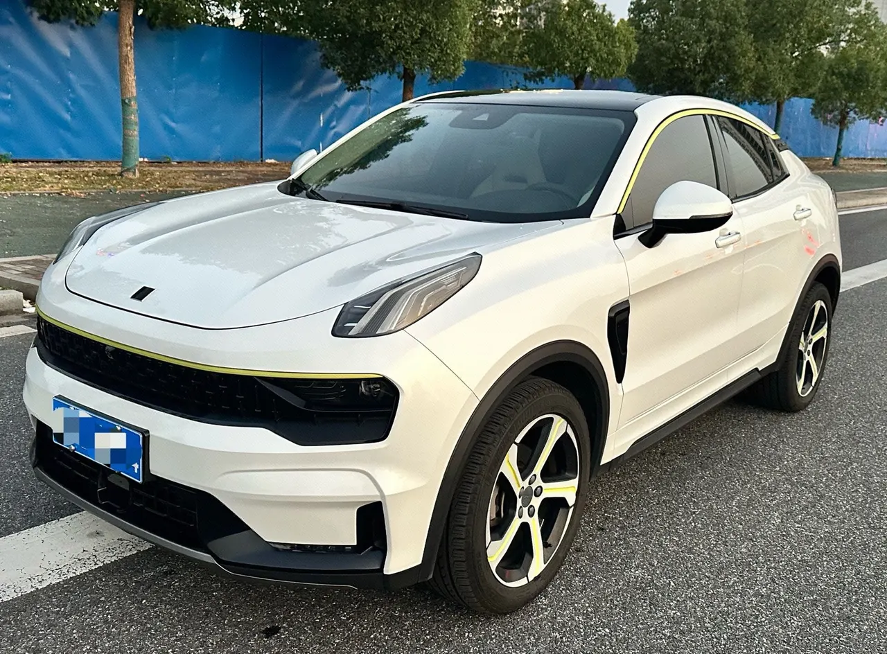 Открыть галерею: LYNK&CO 2020 LYNK&CO 05 2.0TD Two-Drive Yao Plus Automatic Gear