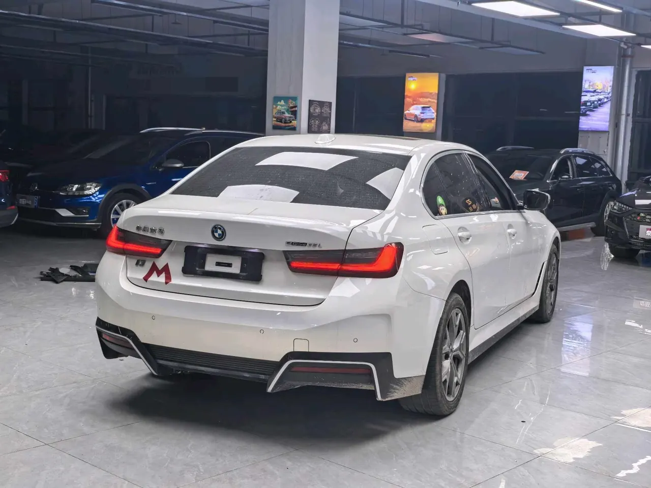 BMW 2024 i3 eDrive 35 L automatic gear 10