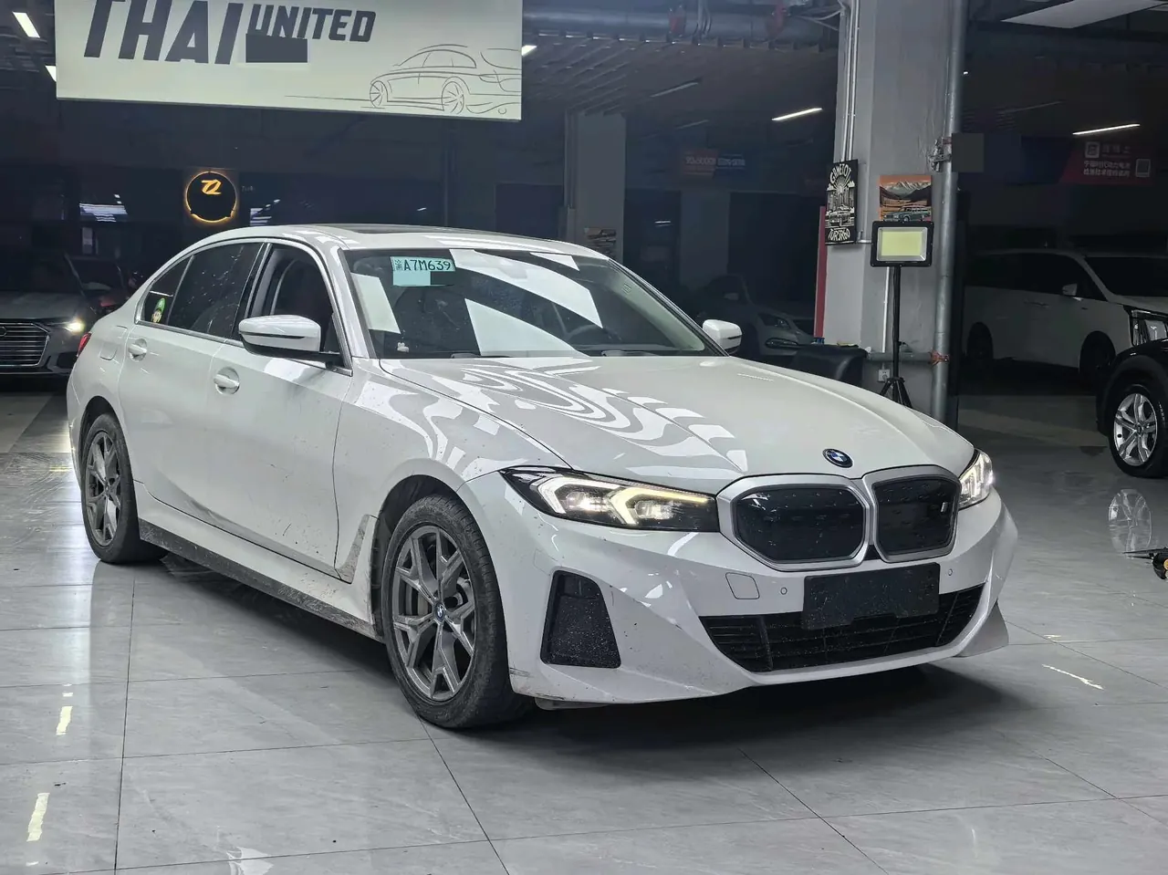 BMW 2024 i3 eDrive 35 L automatic gear 3