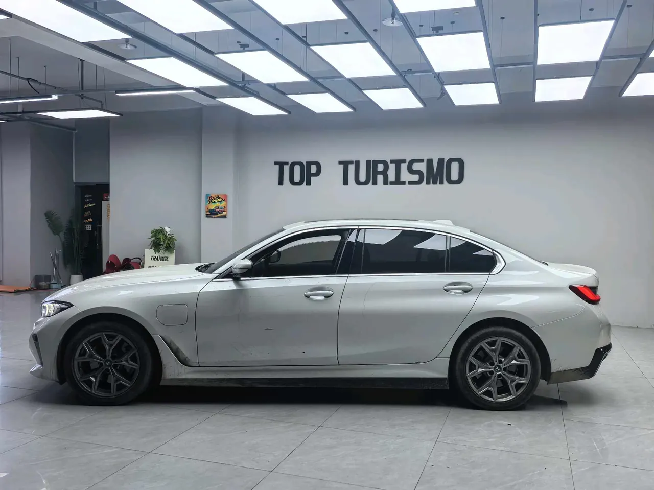 BMW 2024 i3 eDrive 35 L automatic gear 7