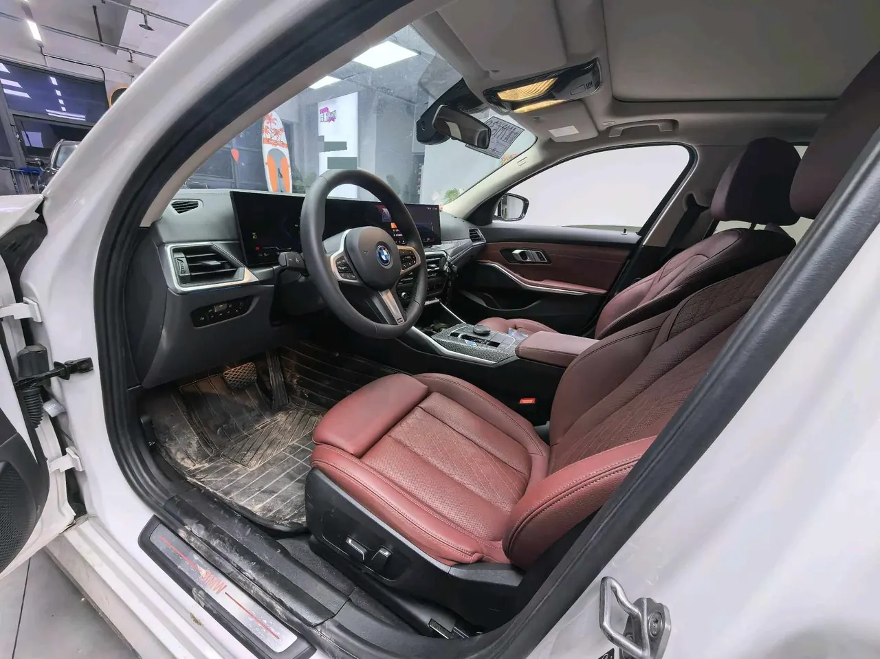 BMW 2024 i3 eDrive 35 L automatic gear 8