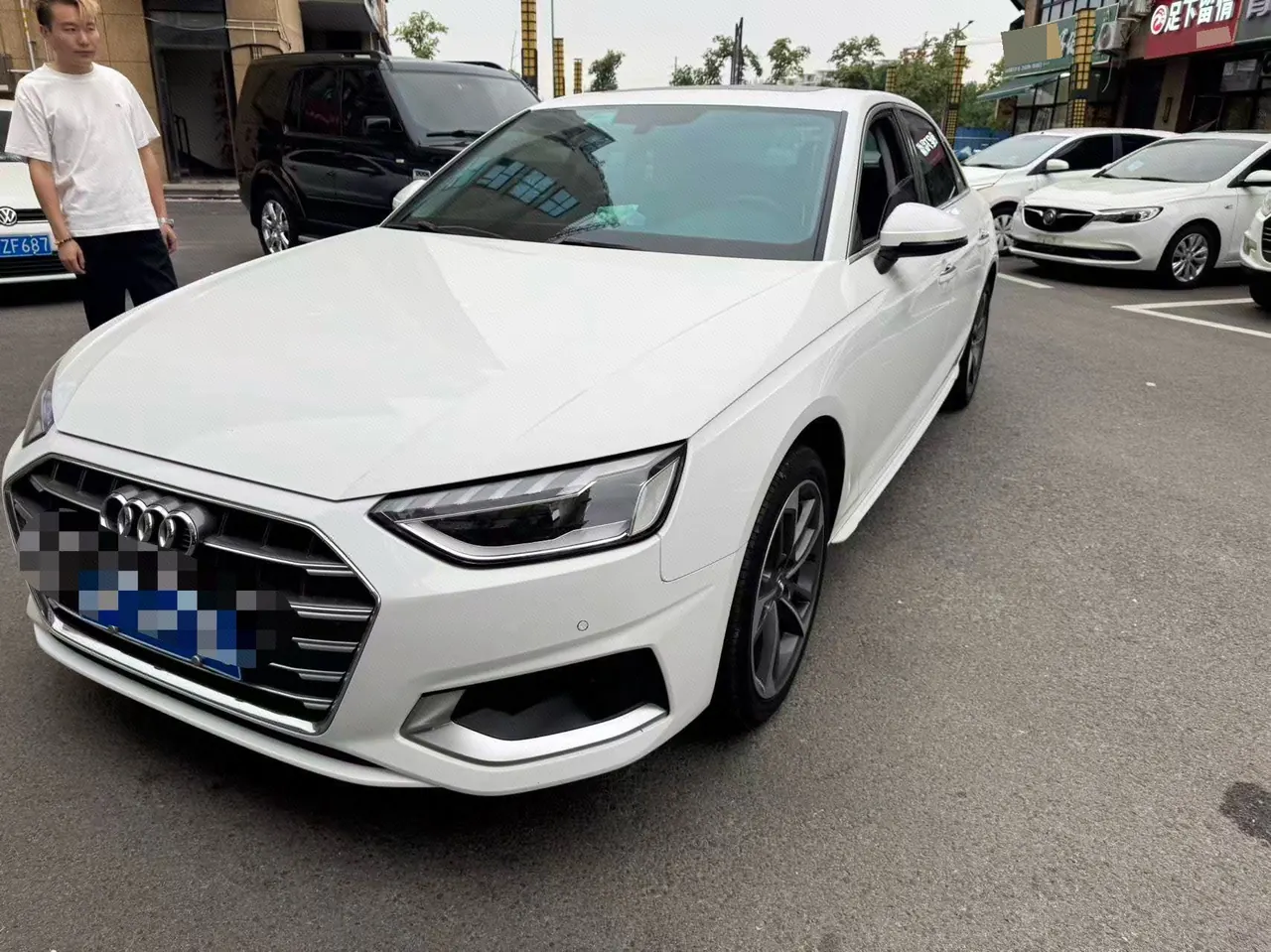 Open image lightbox: Audi 2020 A4L 2.0TFSI 40TFSI Fashion Elegant Automatic