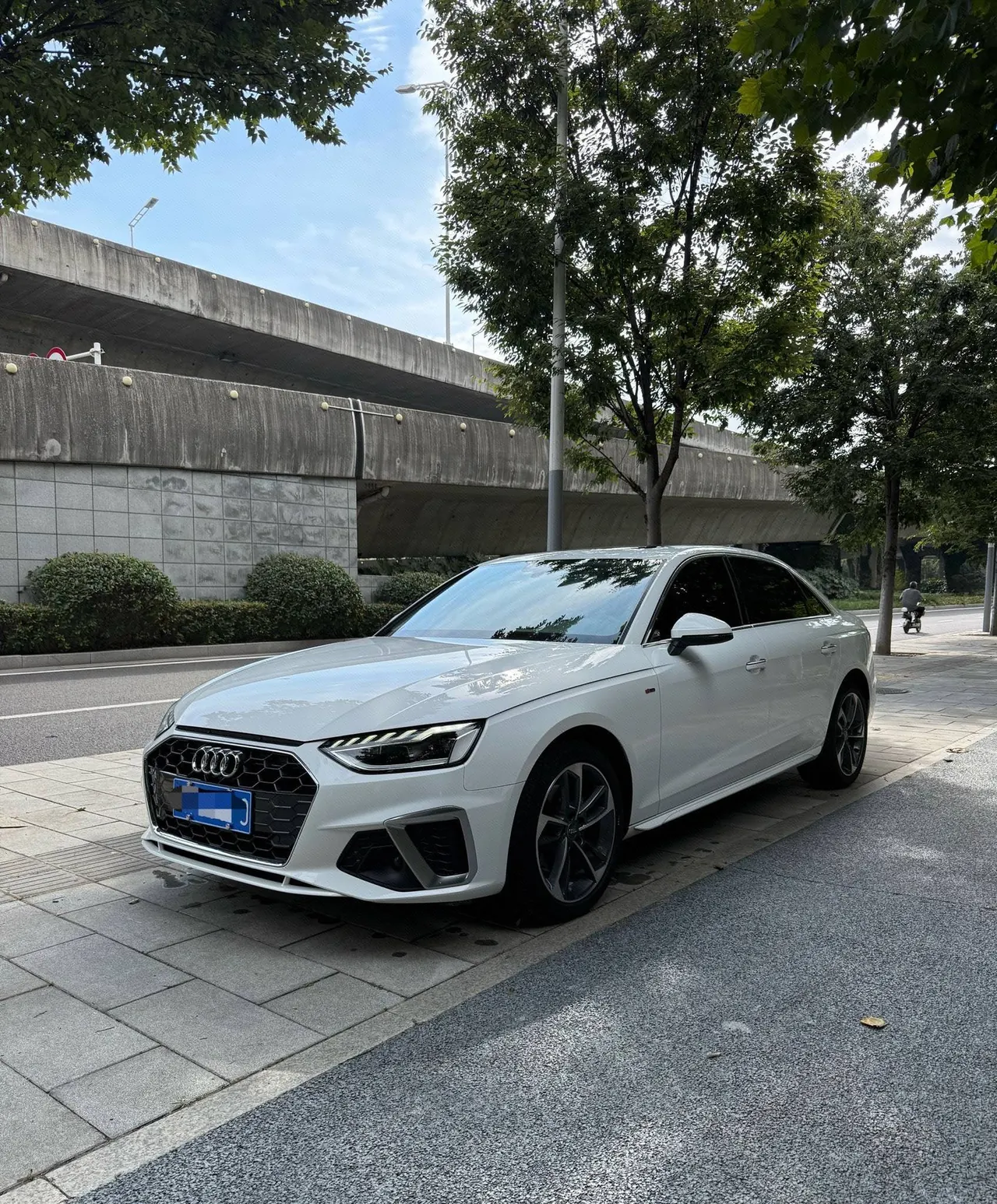 Open image lightbox: Audi 2020 A4L 2.0TFSI 40TFSI Fashion Dynamic Automatic