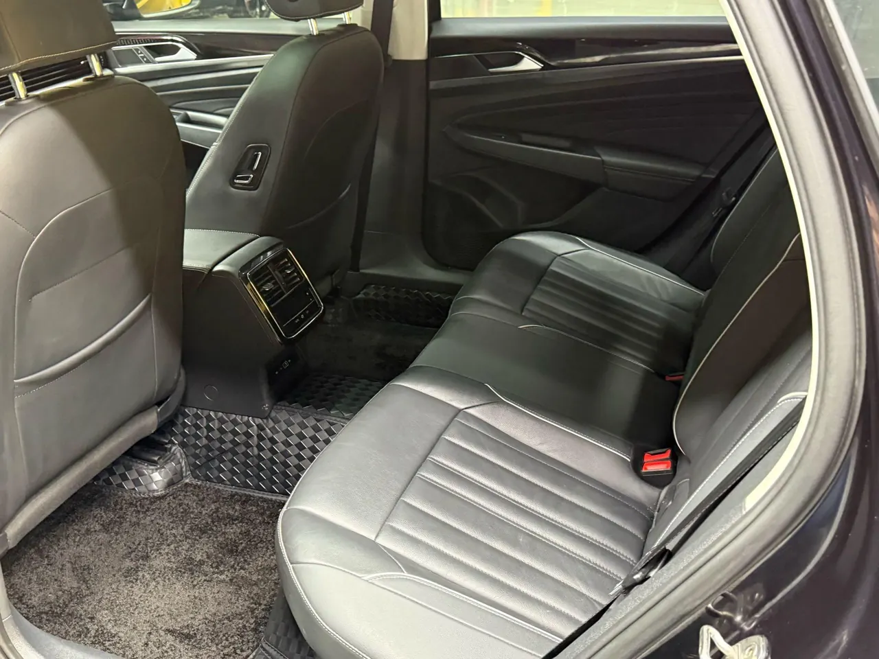 Volkswagen 2021 Passat 2.0TSI 330TSI Elite Edition Automatic 18