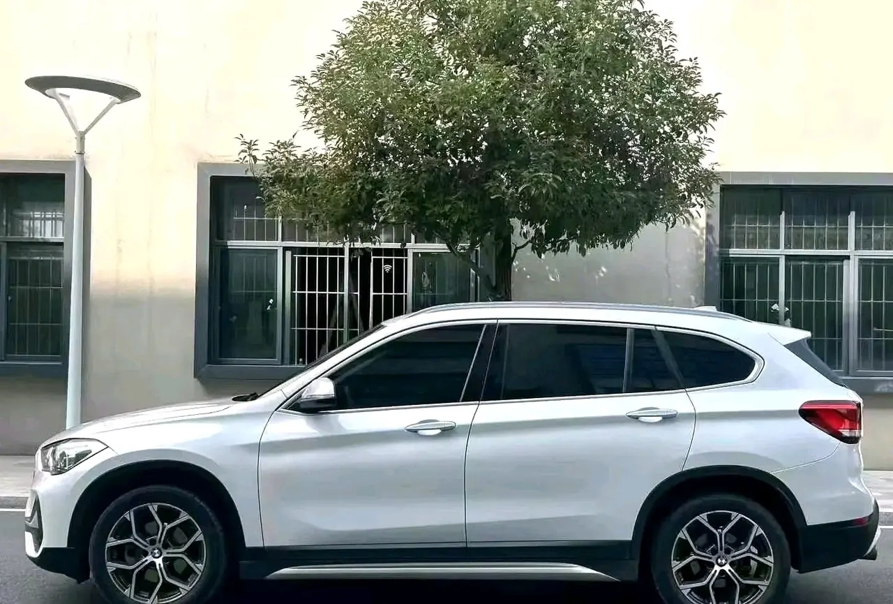 BMW 2022 X1 sDrive20Li 1.5T exclusive automatic gear 3