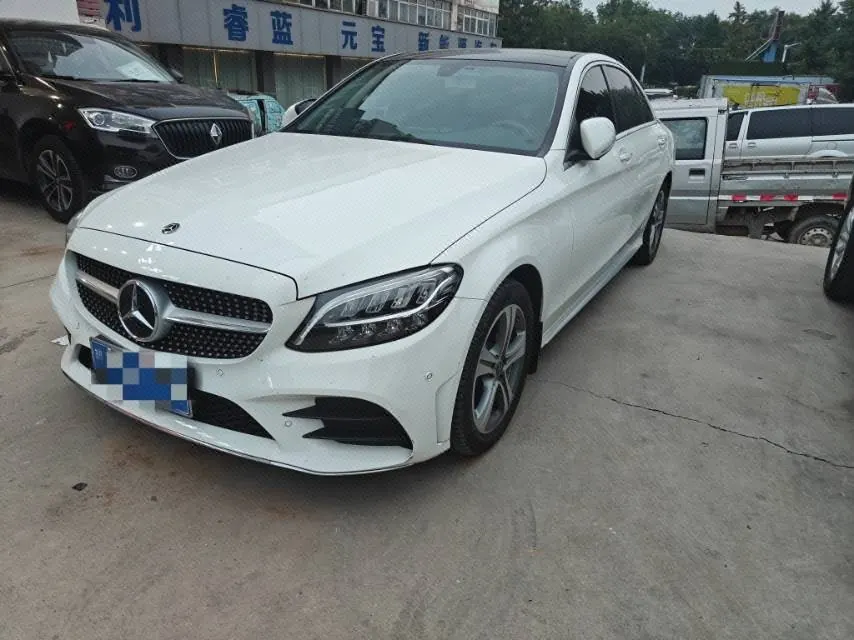 打开图片灯箱:Mercedes Benz Class C 2020 C 260 L 48V 1.5T Sports Edition Automatic Gear