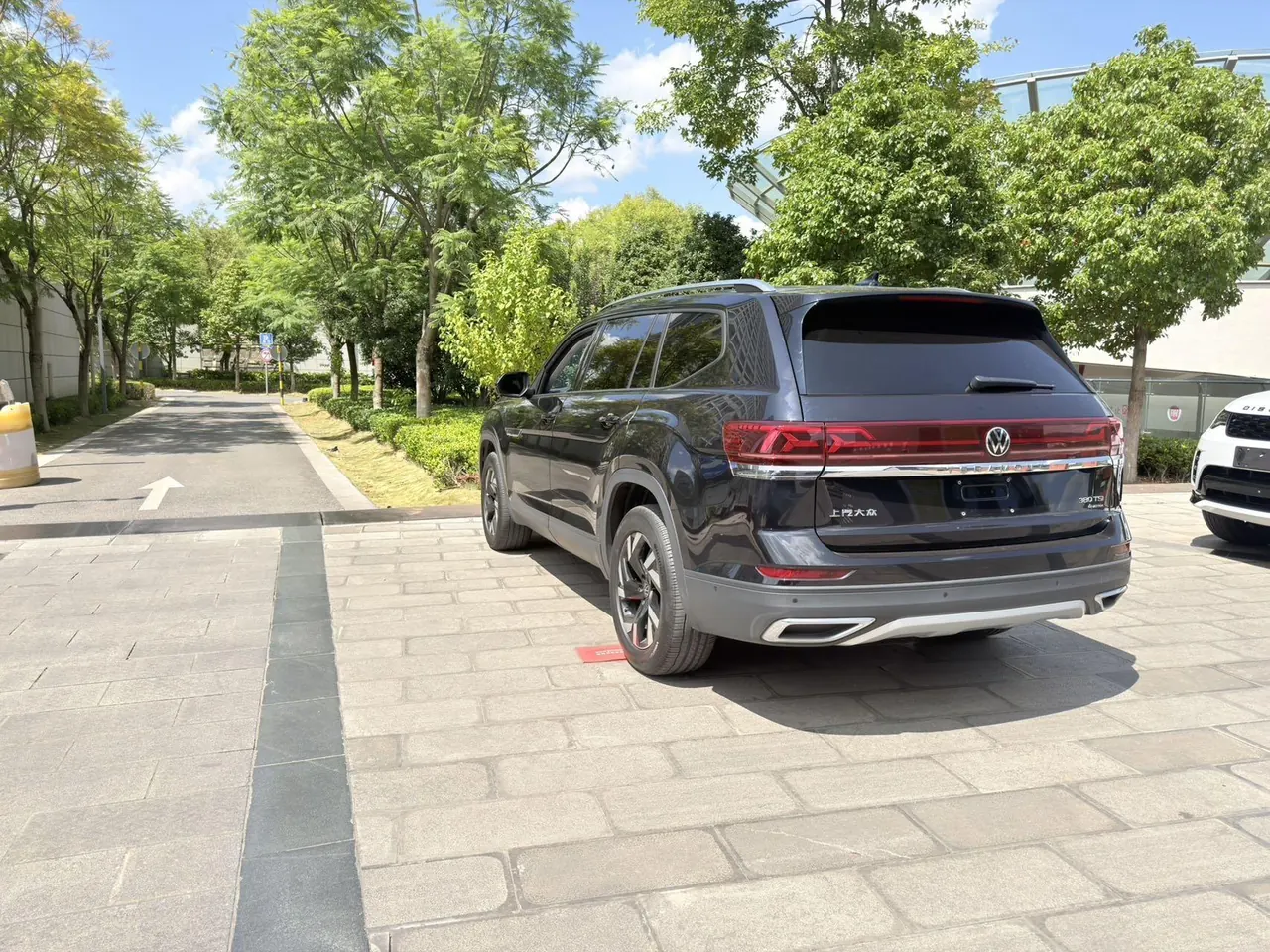 Volkswagen 2022 Tuang 2.0TSI 380TSI Four-wheel Drive Deluxe Edition Automatic Gear 8
