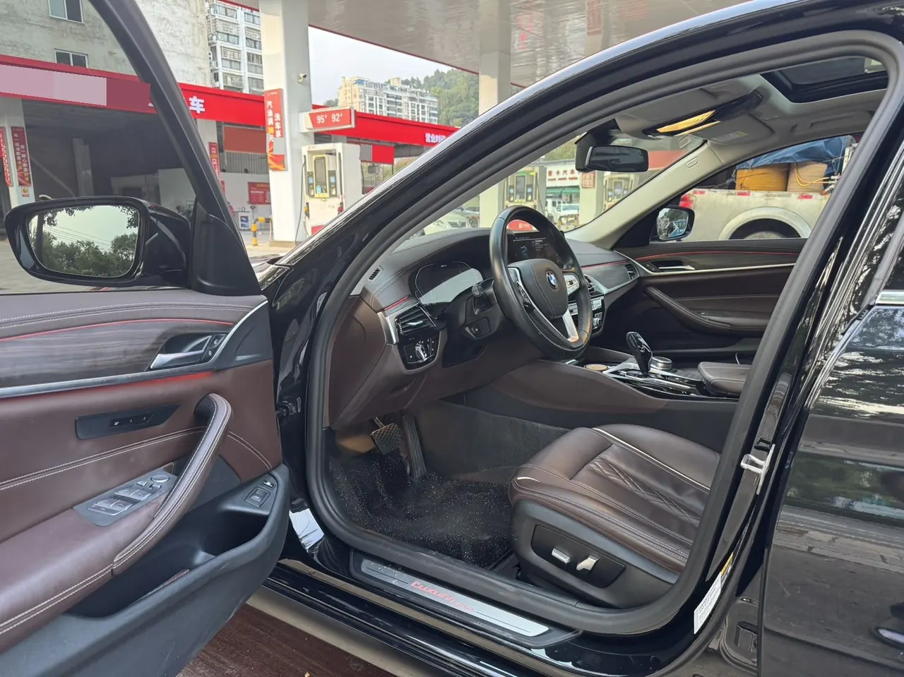 BMW 5 series new energy 2020 530Le 2.0T mileage upgraded luxury package automatic gear 4