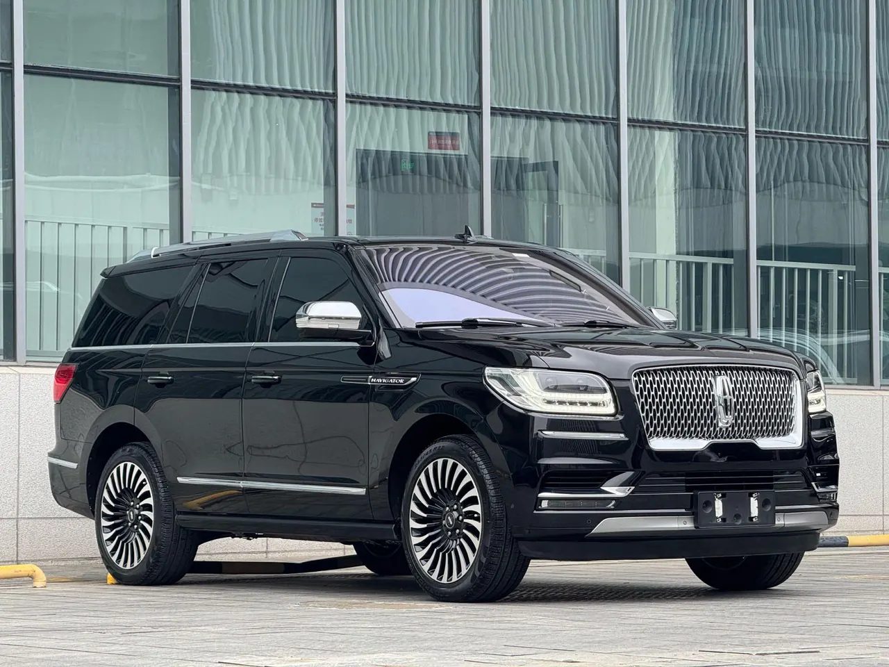 Lincoln Navigator (Imported) 2020 Navigator 3.5T Presidential Series Automatic Gear 16