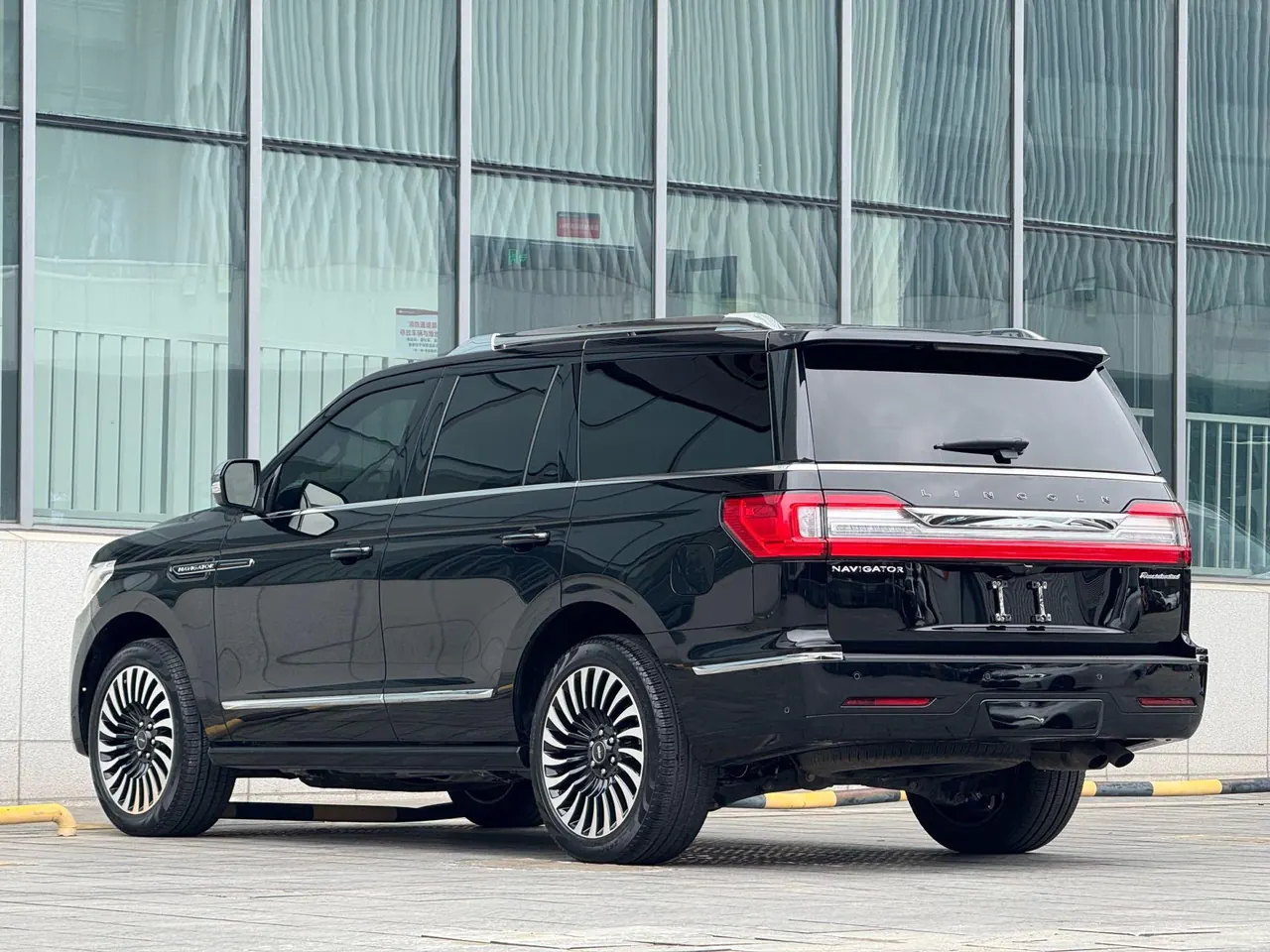 Lincoln Navigator (Imported) 2020 Navigator 3.5T Presidential Series Automatic Gear 3