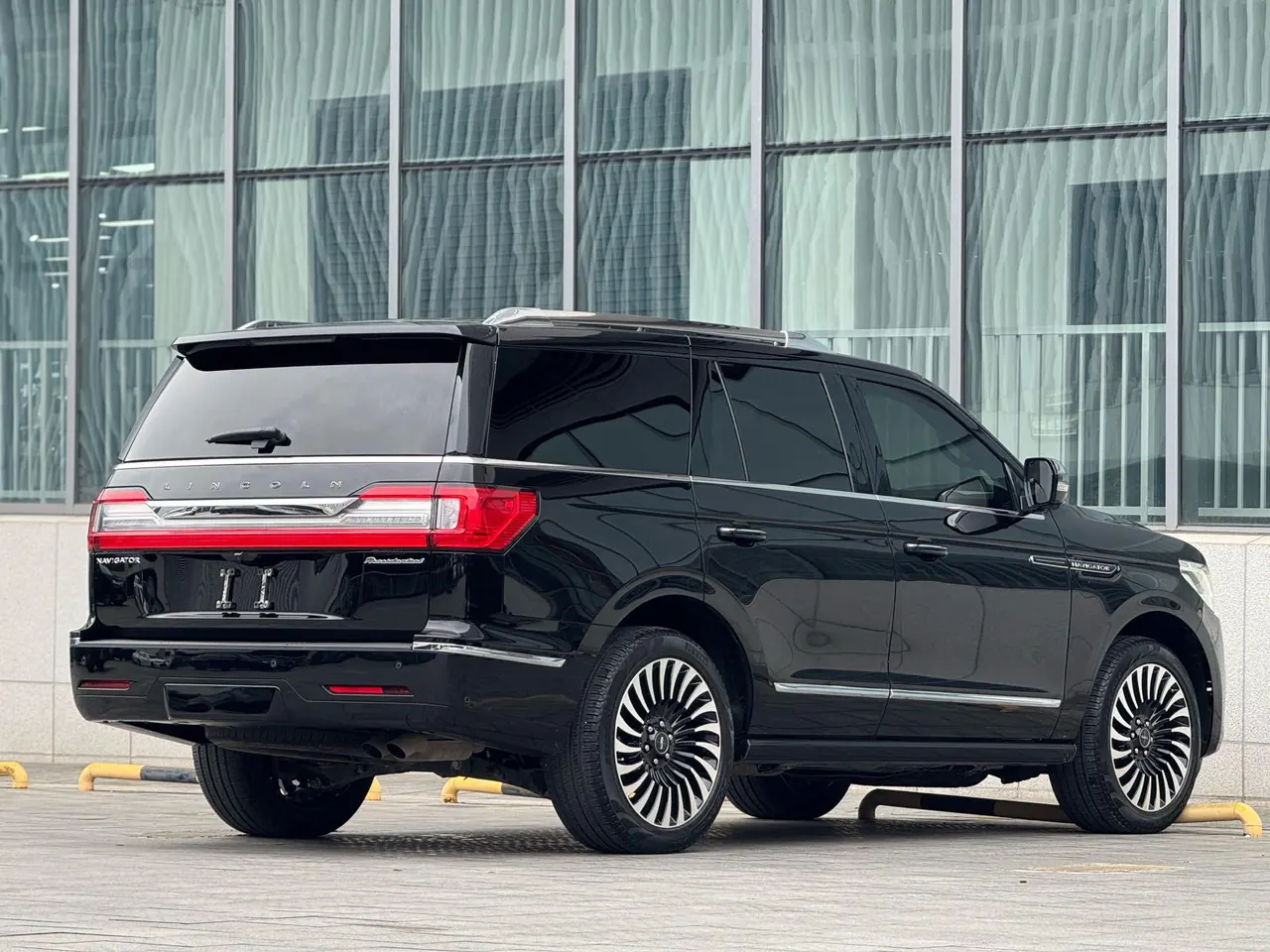 Lincoln Navigator (Imported) 2020 Navigator 3.5T Presidential Series Automatic Gear 5