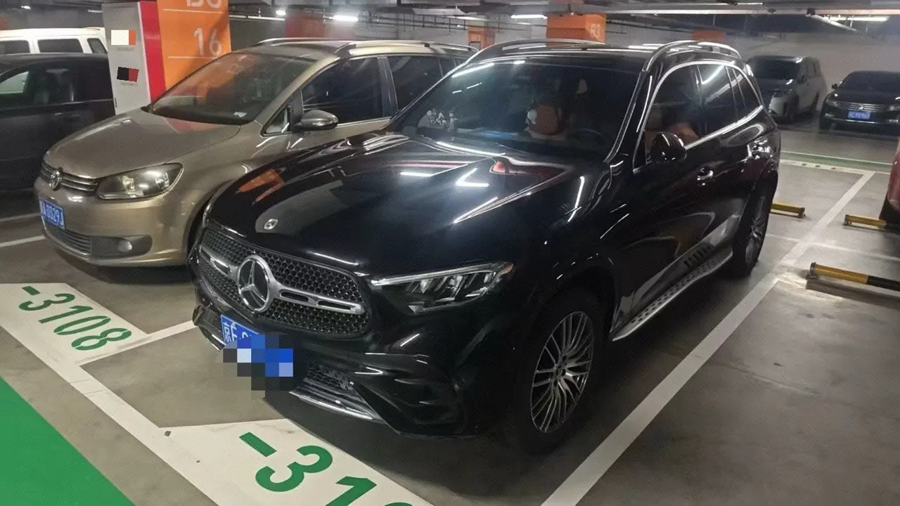 打开图片灯箱:Mercedes Benz 2024 GLC 300 L 4MATIC 48V 2.0T dynamic 5-seat automatic gear