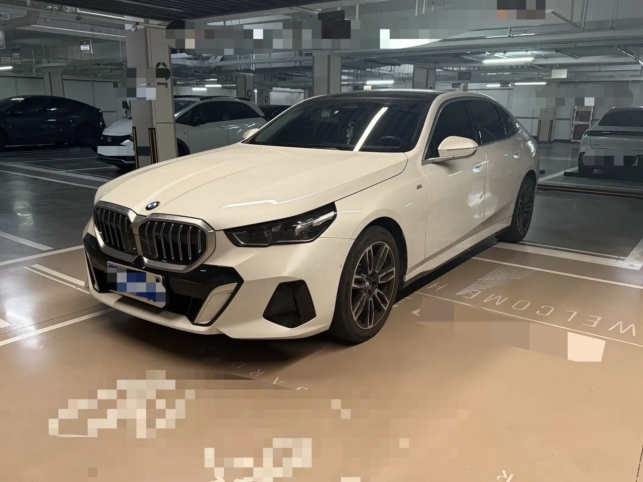 Open image lightbox: BMW 5 Series 2024 525Li 2.0T M Sports Suit Automatic Gear