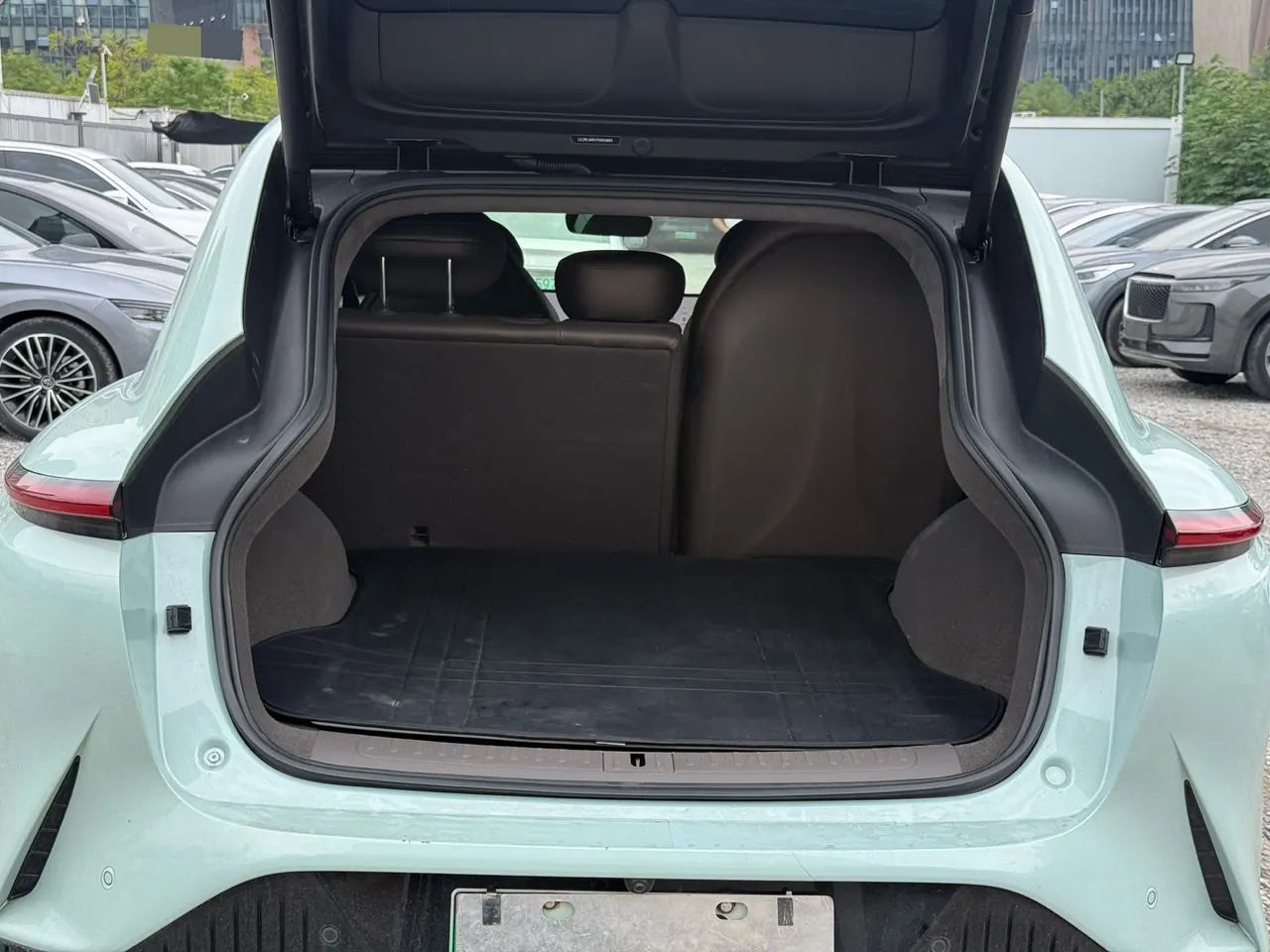 IM 2023 IM LS 7 100kWh Lux Rear Drive Automatic Gear 3