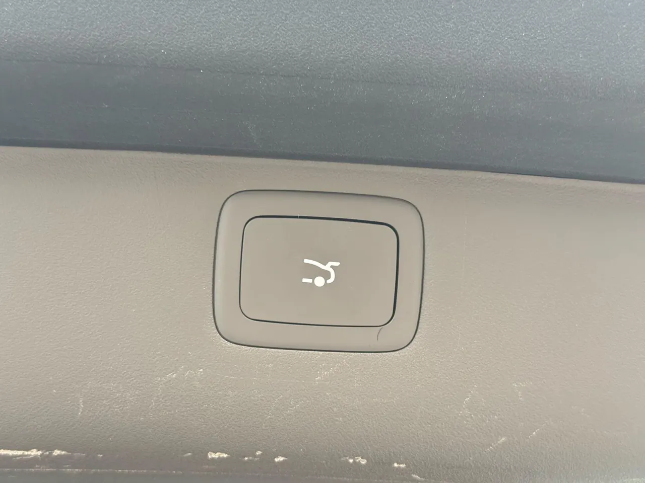 IM 2023 IM LS 7 100kWh Lux Rear Drive Automatic Gear 4