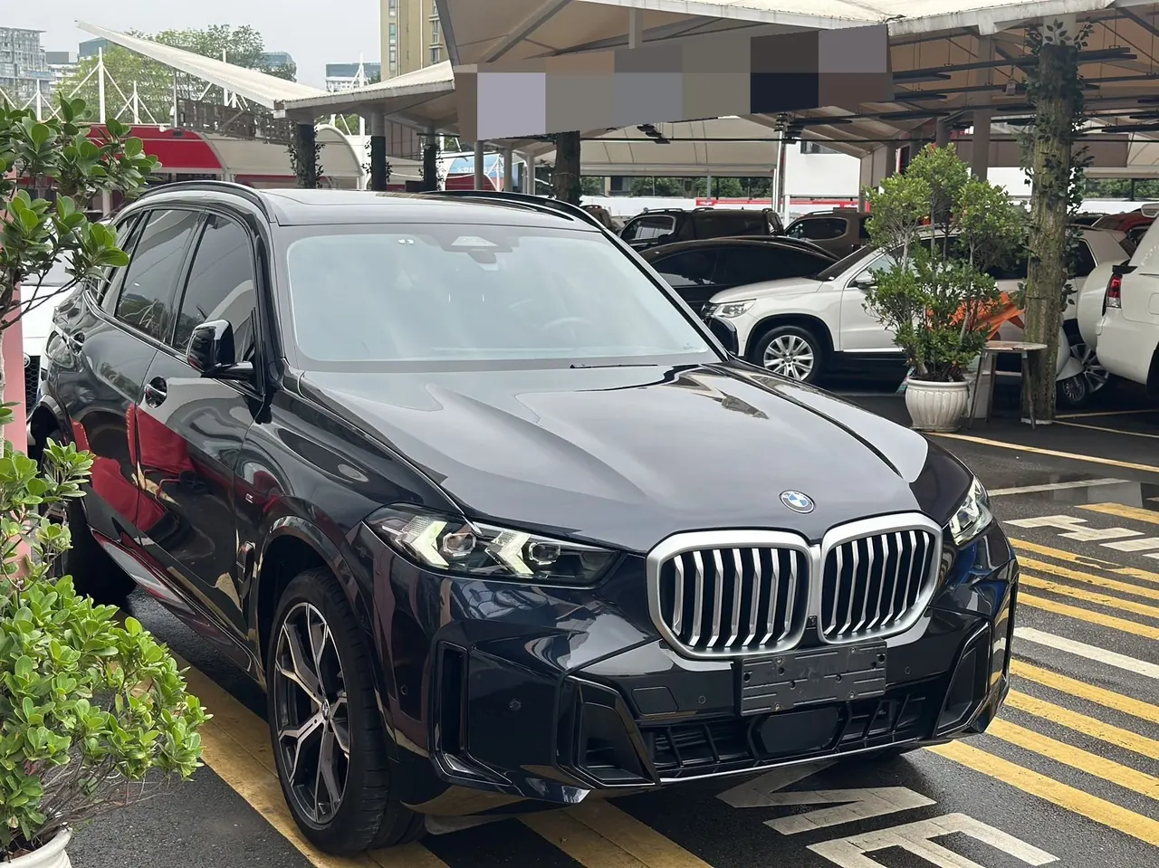 BMW 2023 X5 xDrive30Li 48V 2.0T exclusive m sports obsidian night suit automatic gear 3