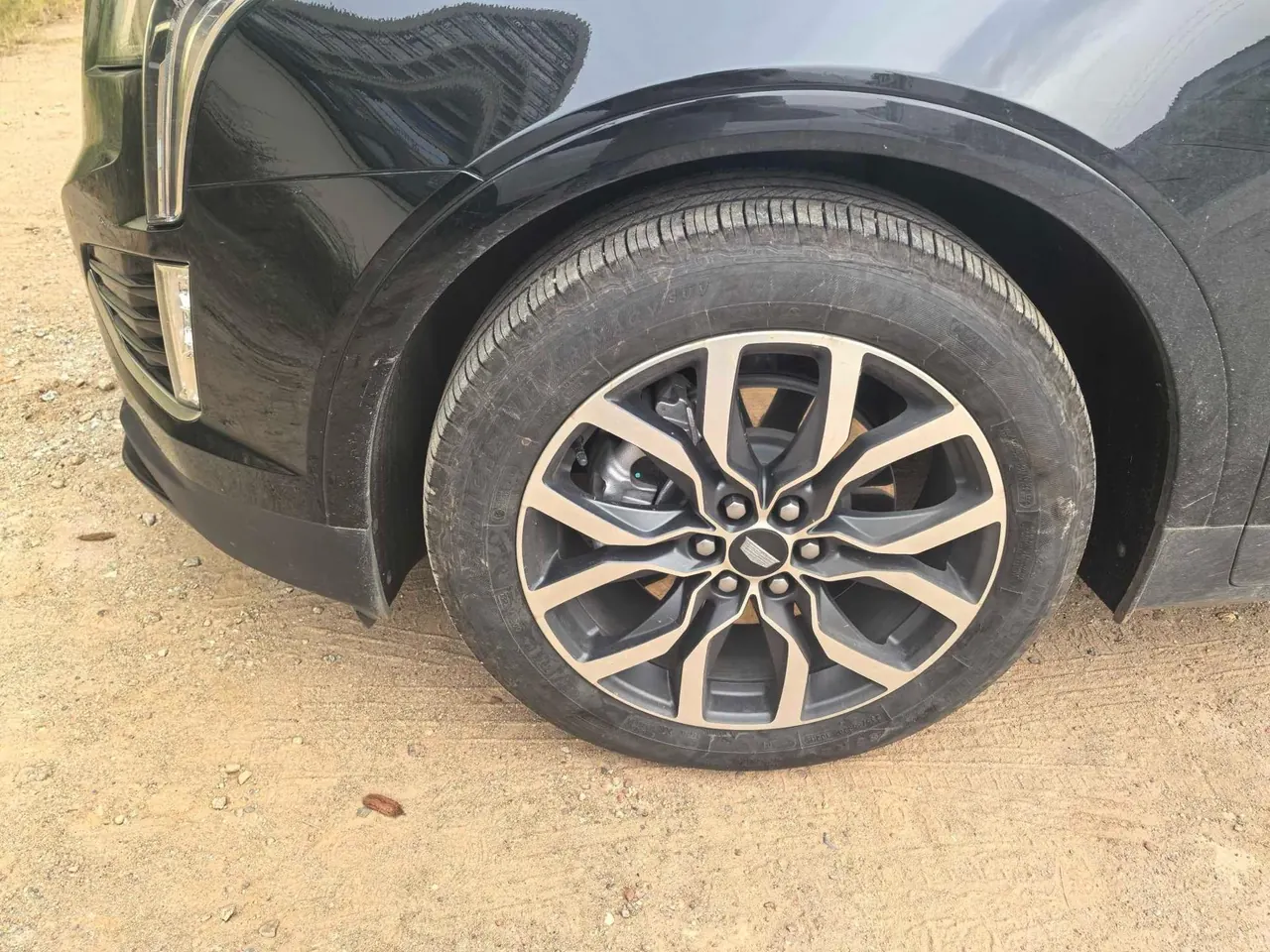 Cadillac 2023 XT5 48V 2.0T 4-wheel drive distinguished automatic gear 2