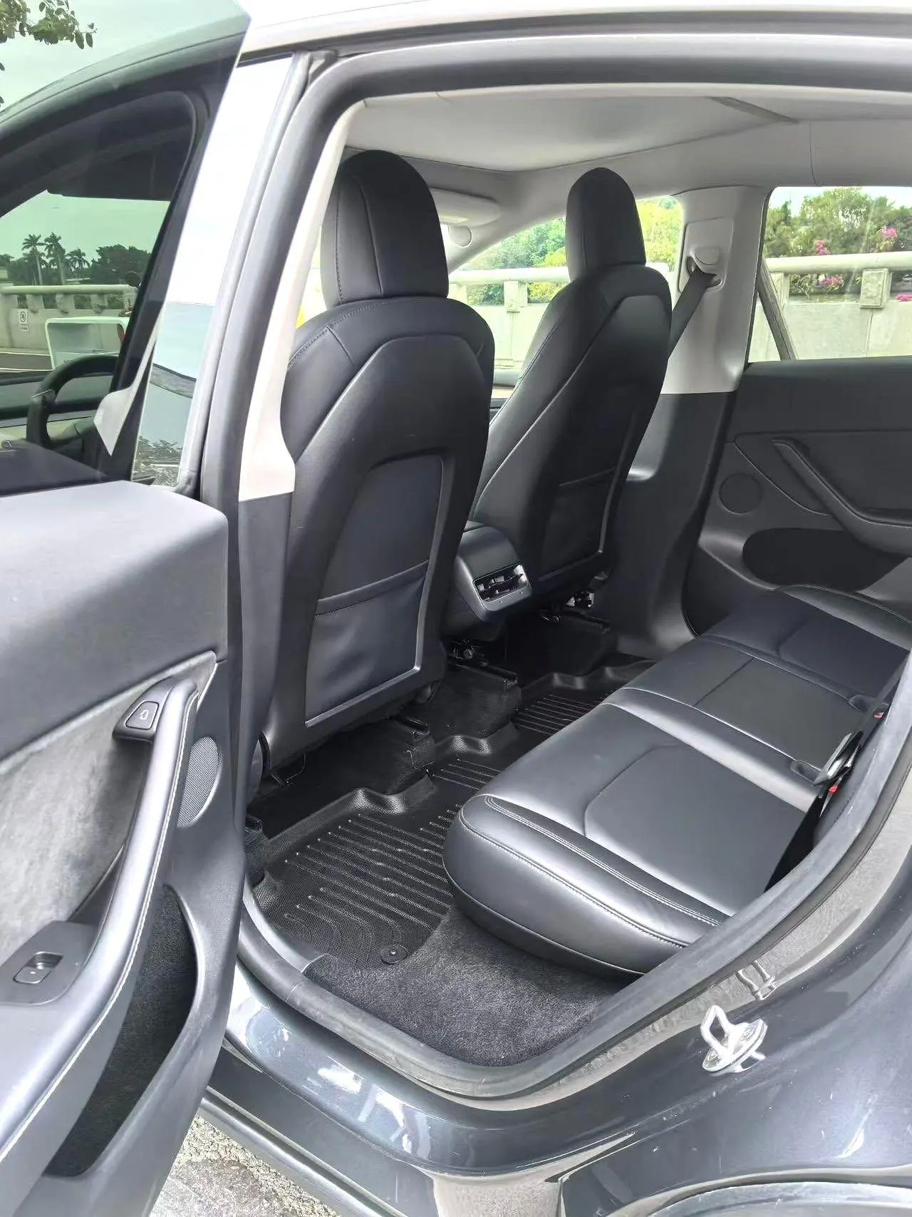Tesla 2021 Model Y Standard Endurance Rear Drive Automatic Gear 4