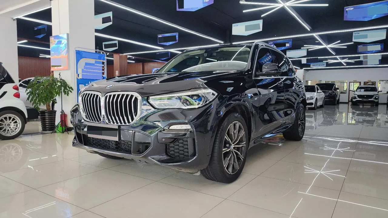 Открыть галерею: BMW X5 (Imported) 2021 X5 xDrive30i 2.0T M Sports Suit Automatic Gear