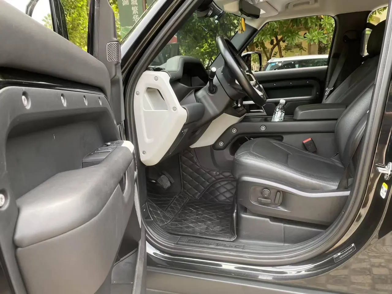 Land Rover Guard (Imported) 2023 Guard 110 48V 3.0T P400 Diablo Special Edition Automatic Gear 3