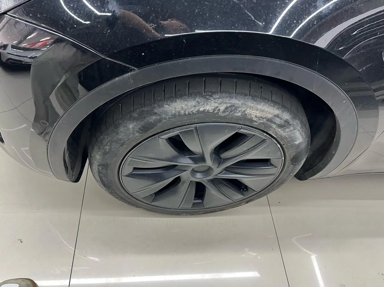 Tesla 2023 Model Y long endurance all-wheel drive version automatic transmission 2