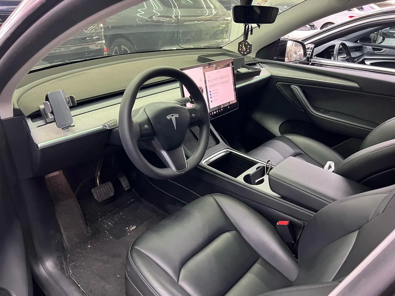 Tesla 2023 Model Y long endurance all-wheel drive version automatic transmission 3