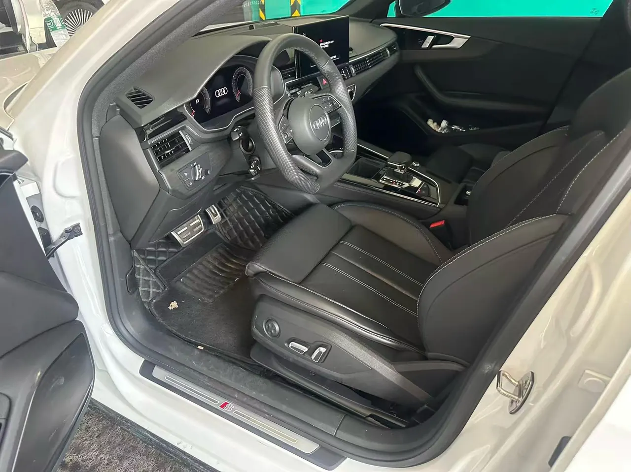 Audi 2023 A4L 2.0TFSI 40TFSI Deluxe Dynamic Automatic 4