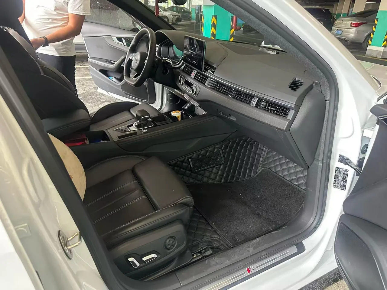Audi 2023 A4L 2.0TFSI 40TFSI Deluxe Dynamic Automatic 5