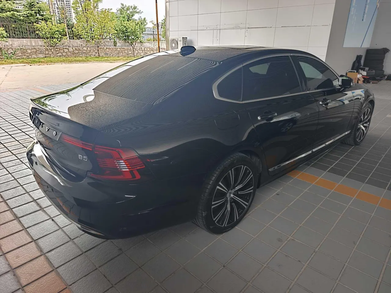 Volvo 2023 S90 48V 2.0T B5 Zhiyuan Deluxe Edition Automatic Gear 2