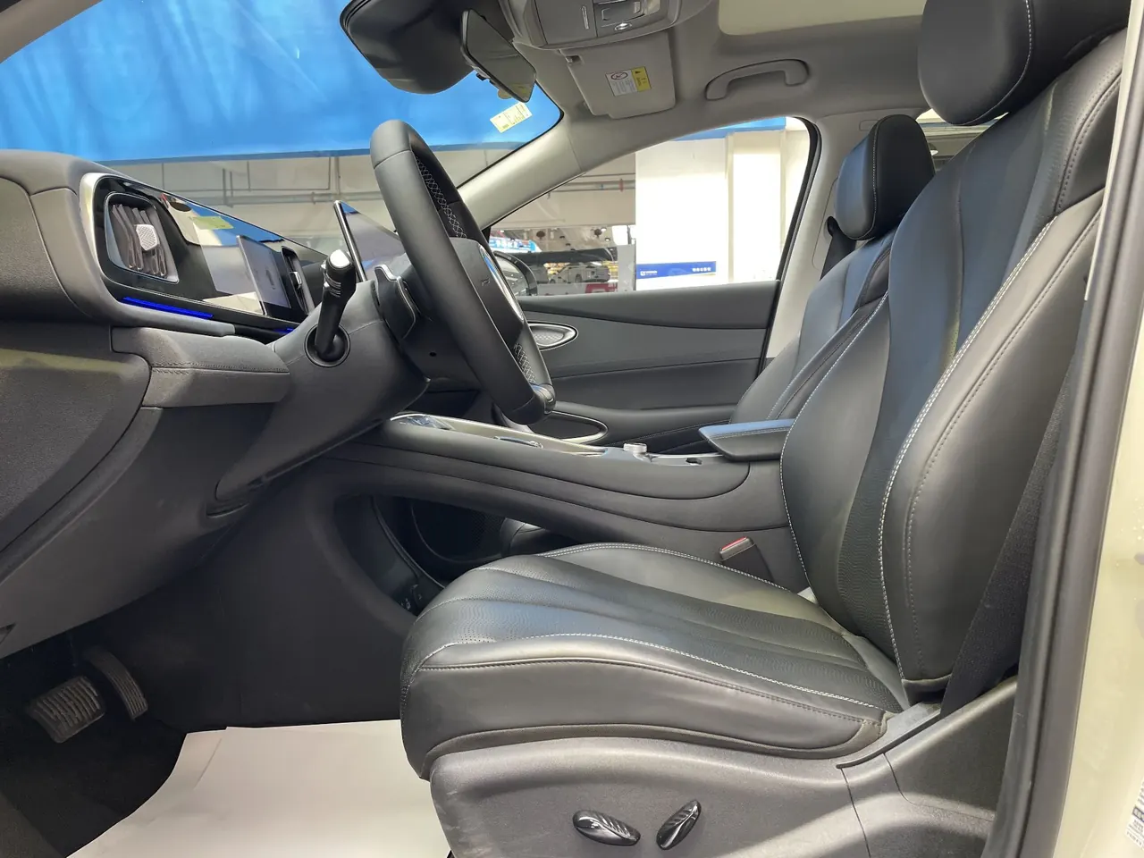 BYD 2025 Sea Lion 05 EV 520KM Flagship Zhihang Edition Automatic Gear 5