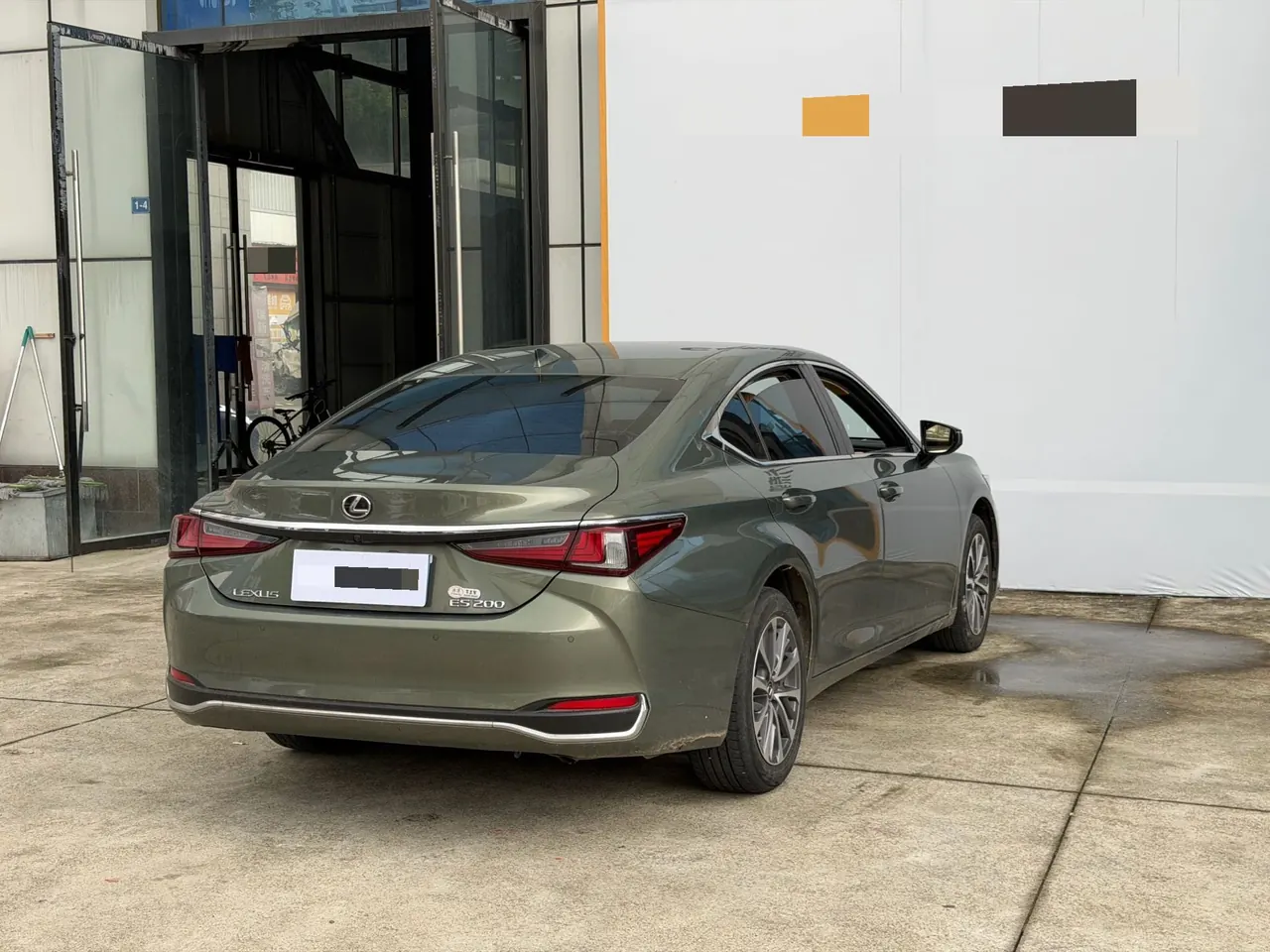 Lexus ES (Imported) 2023 ES200 2.0 Stepless Premium Edition Automatic Gear 6
