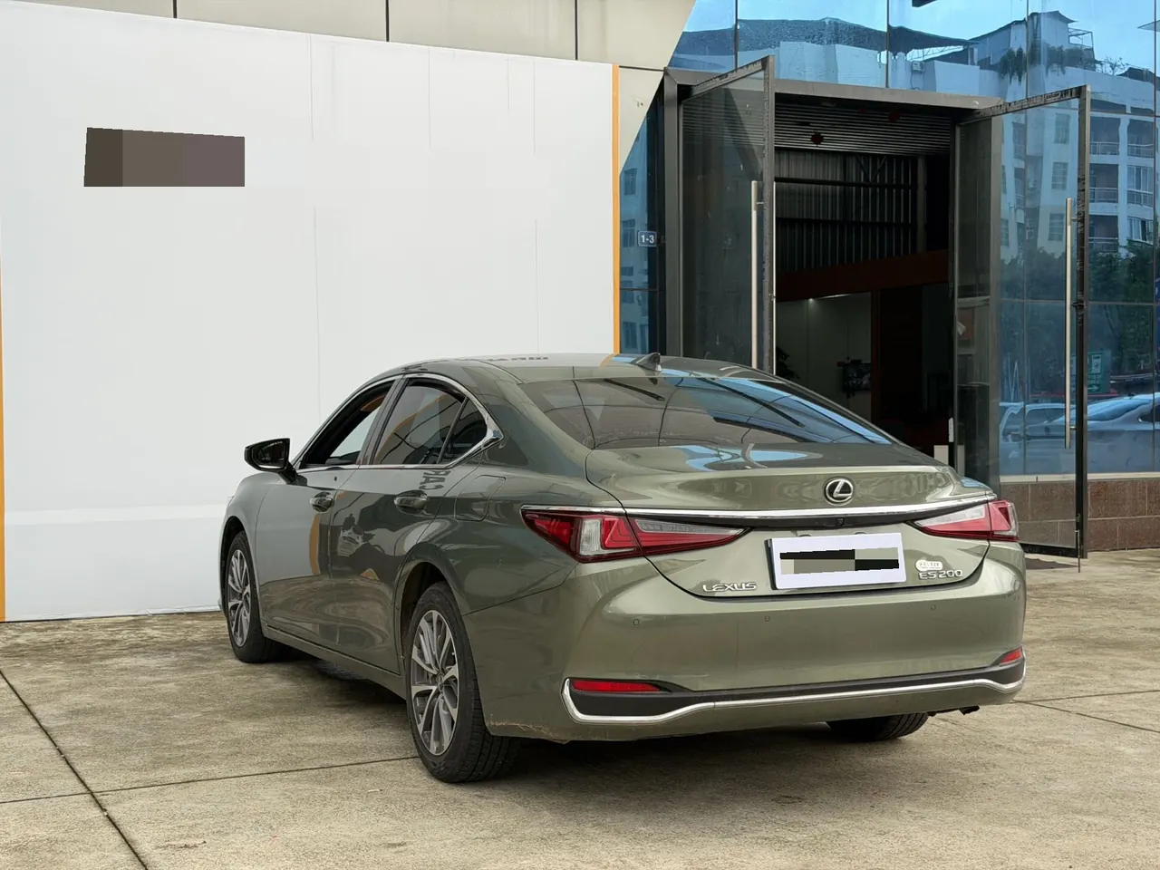 Lexus ES (Imported) 2023 ES200 2.0 Stepless Premium Edition Automatic Gear 7