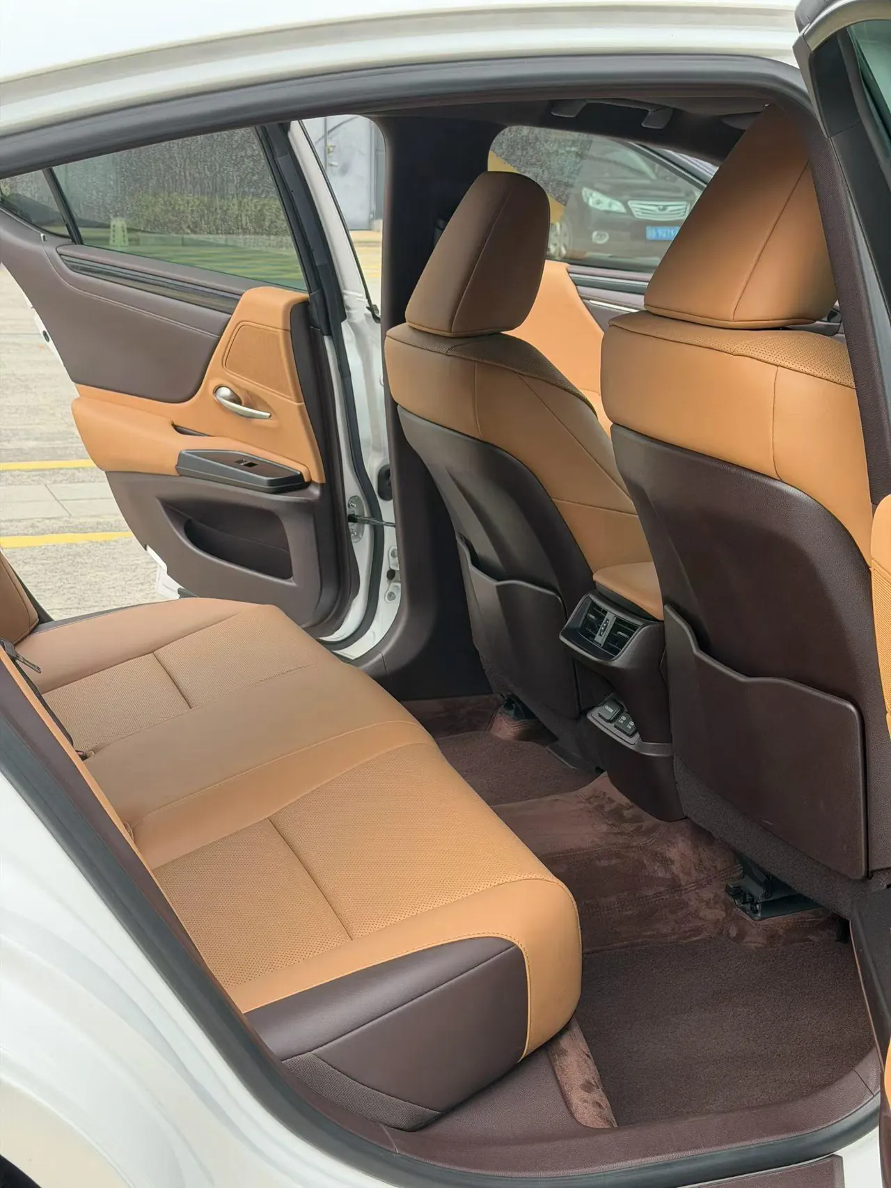 Lexus ES (Imported) 2020 ES200 2.0 Stepless Premium Edition Automatic Gear 7