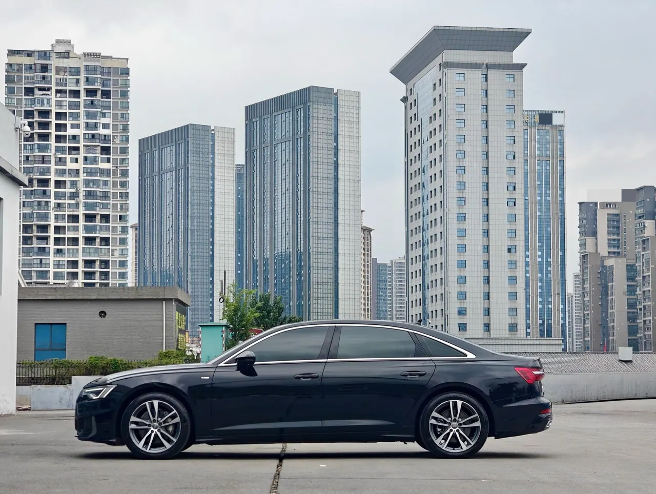 Audi 2021 A6L 2.0TFSI 40TFSI Deluxe Dynamic Automatic 8