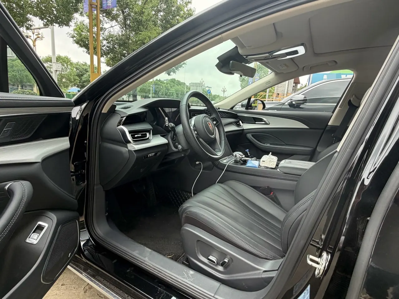 HongQi 2025 H5 1.5T Flag Rhyme 500000 Commemorative Automatic Gear 5