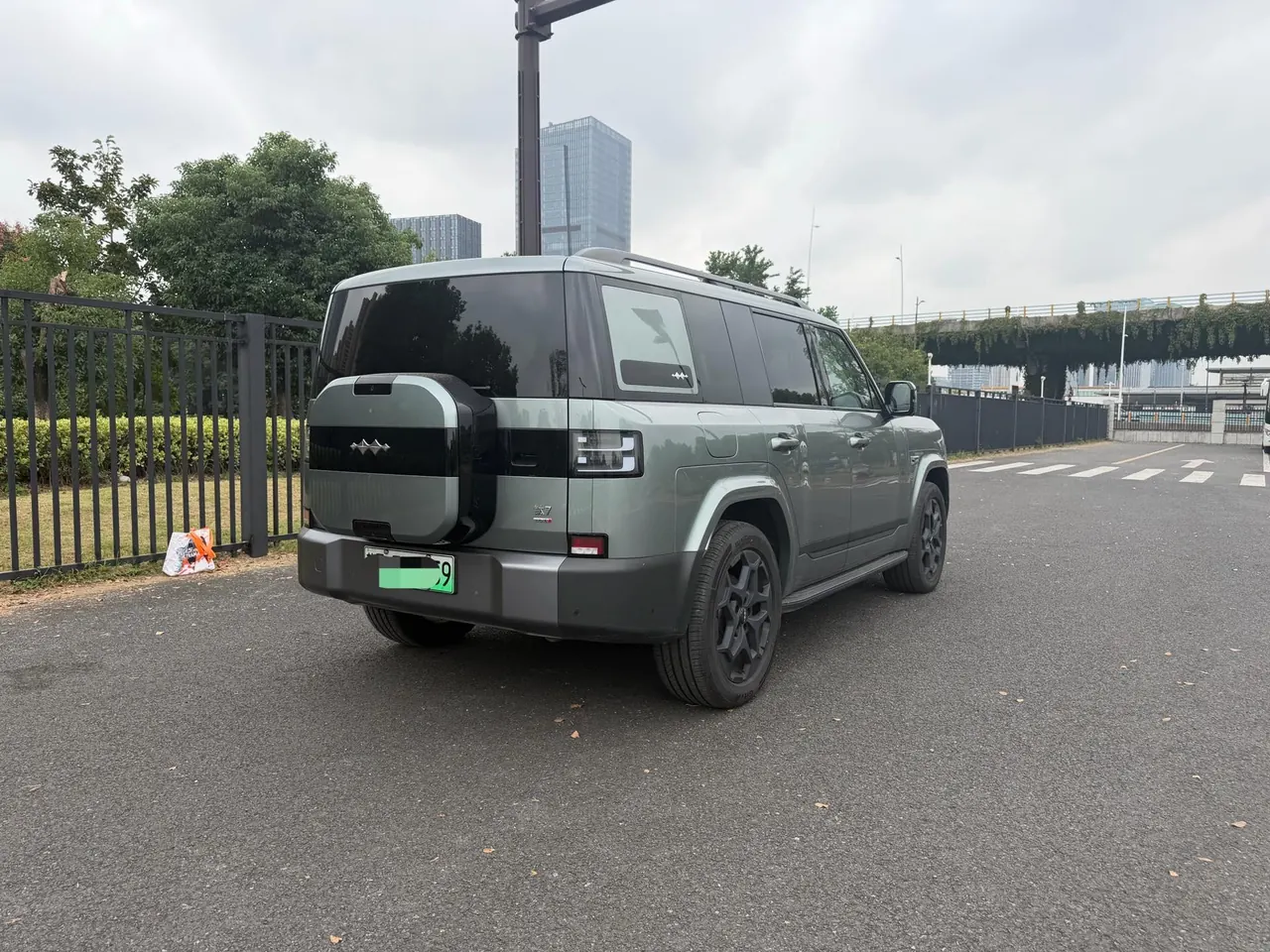 FangChengBao 2025 titanium 7 1.5T stepless 190KM four-wheel drive Ultra version of automatic gear 4