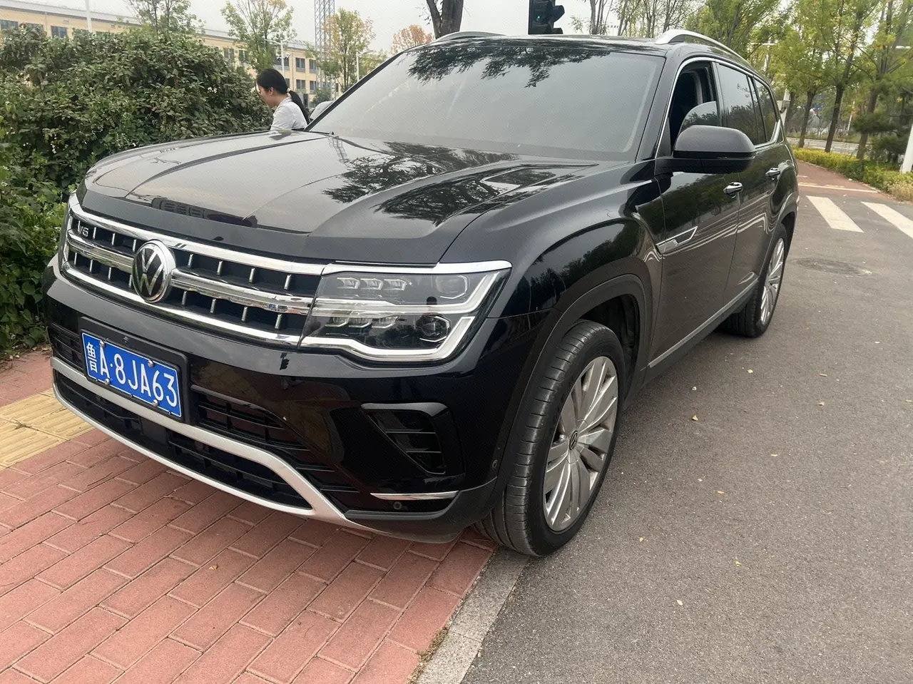 打开图片灯箱:Volkswagen 2021 Tuang 2.5T 530 V6 Four-wheel Drive Respect Flagship Automatic Gear