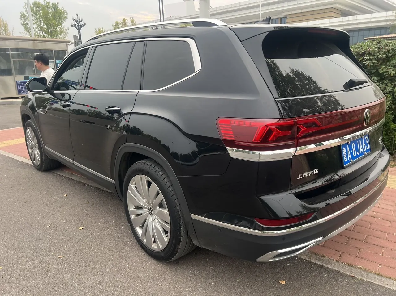Volkswagen 2021 Tuang 2.5T 530 V6 Four-wheel Drive Respect Flagship Automatic Gear 6