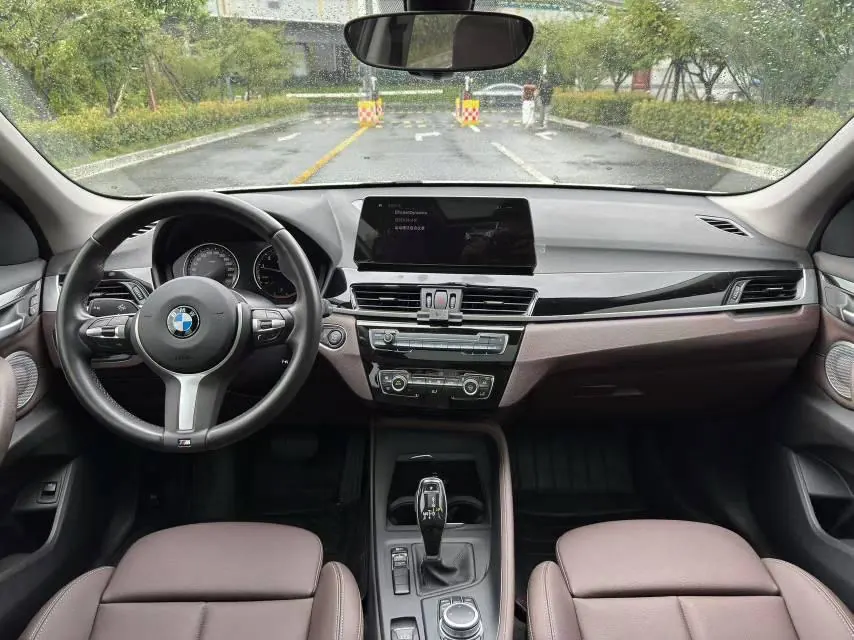 BMW 2021 X1 sDrive25Li 2.0T Leading Automatic Gear 8