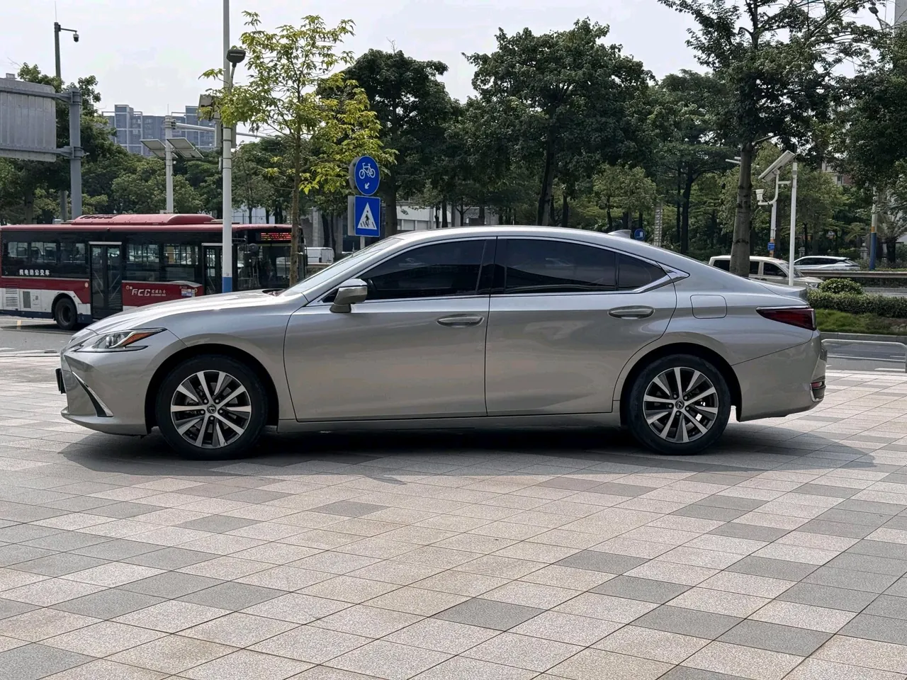 Lexus ES (Imported) 2020 ES200 2.0 Stepless Premium Edition Automatic Gear 11