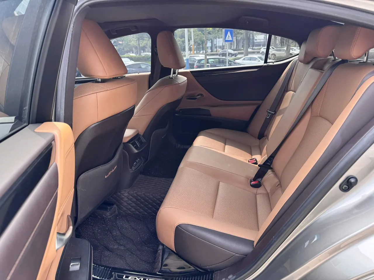 Lexus ES (Imported) 2020 ES200 2.0 Stepless Premium Edition Automatic Gear 6