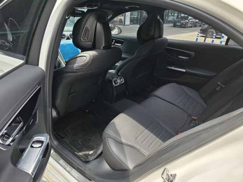 Mercedes Benz Class C 2025 C 260 L 48V 1.5T Sports Edition Automatic Gear 4